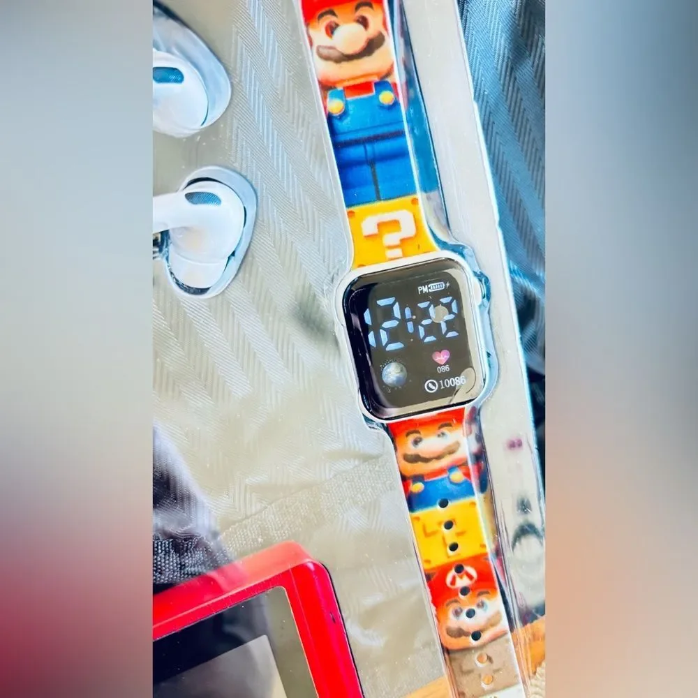Mario Bros. Sup game device watch earbuds and Mario face earbud case gift set